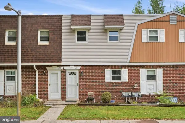 631 Village Ln, POTTSTOWN, PA 19464