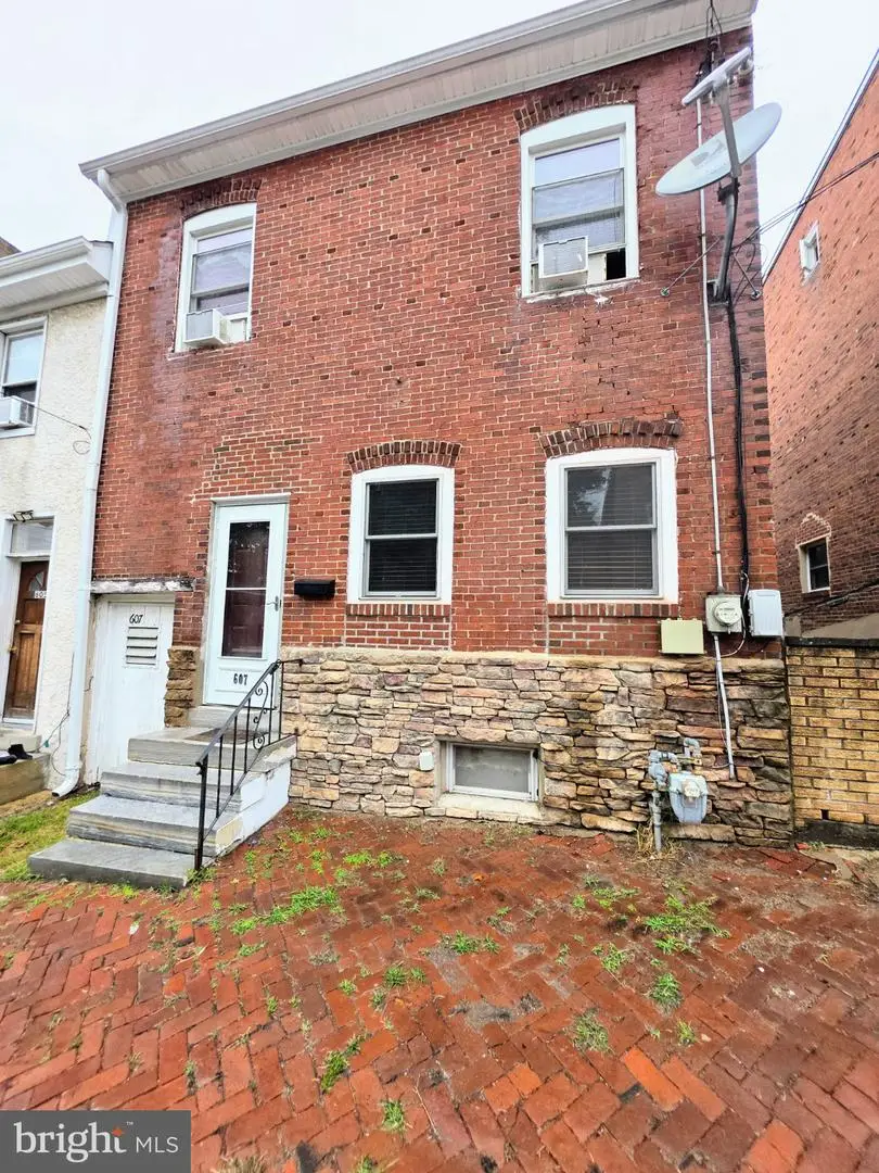 607 Sandy St, Norristown, PA 19401 - #2