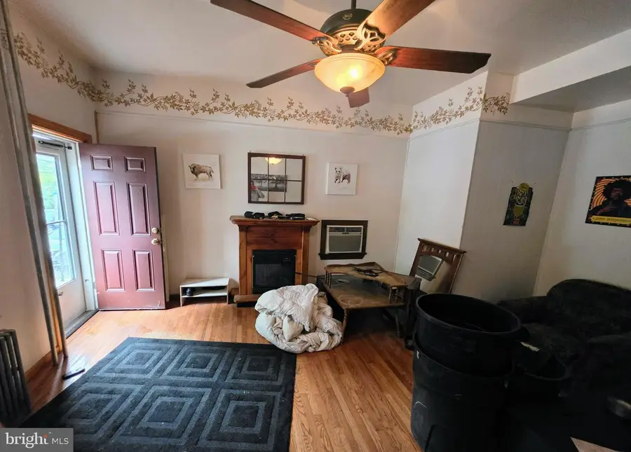 607 Sandy St, Norristown, PA 19401 - #3