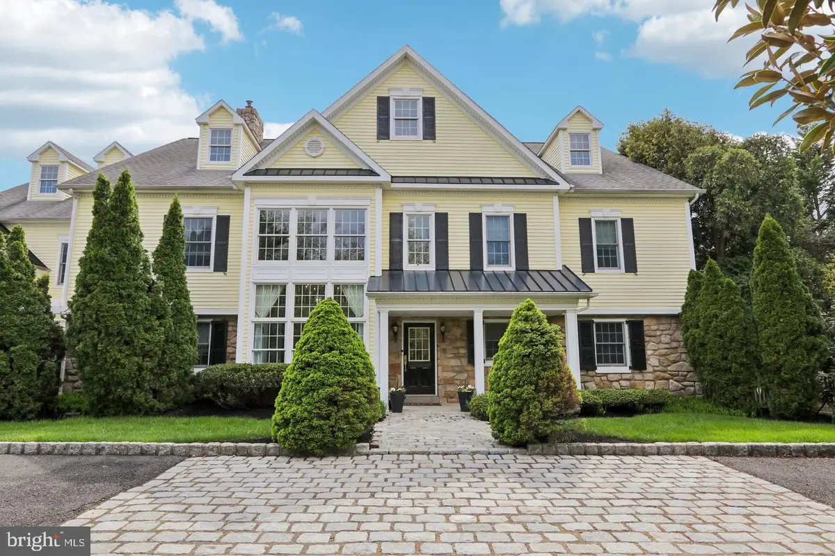 209 E Welsh Rd, Ambler, PA 19002 - #1