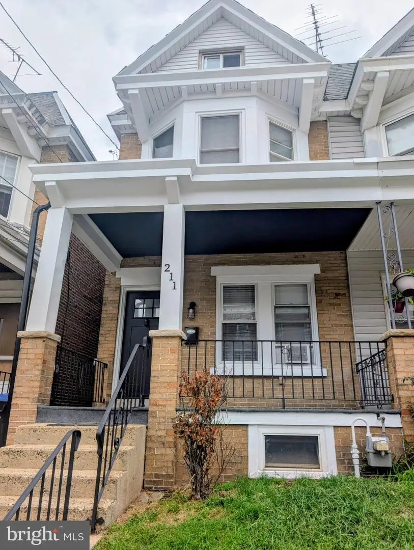 211 Chain St, Norristown, PA 19401 - #1