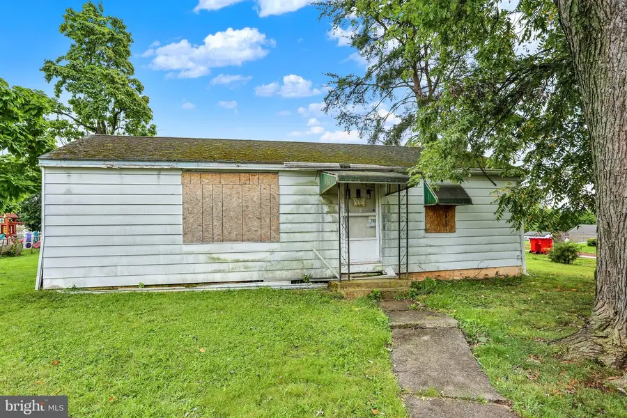 546 Lemon St, Pottstown, PA 19464 - #2