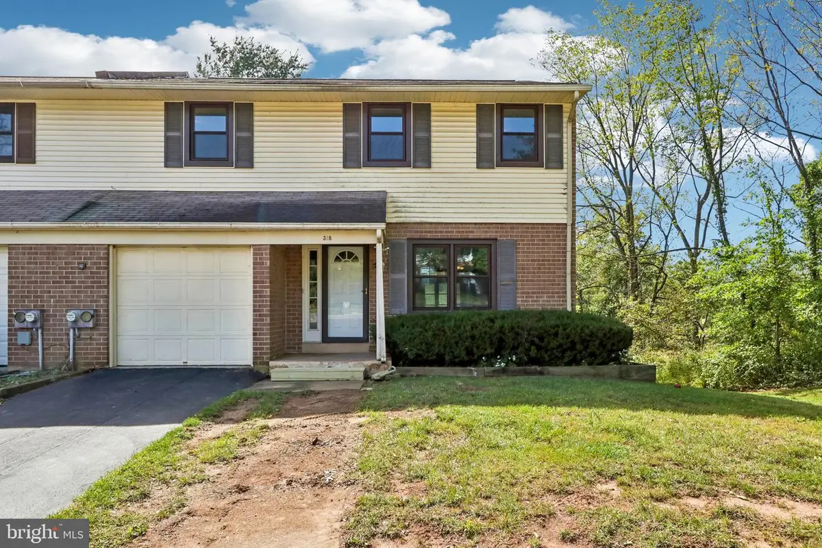 318 Laurel Dr, Collegeville, PA 19426 - #1