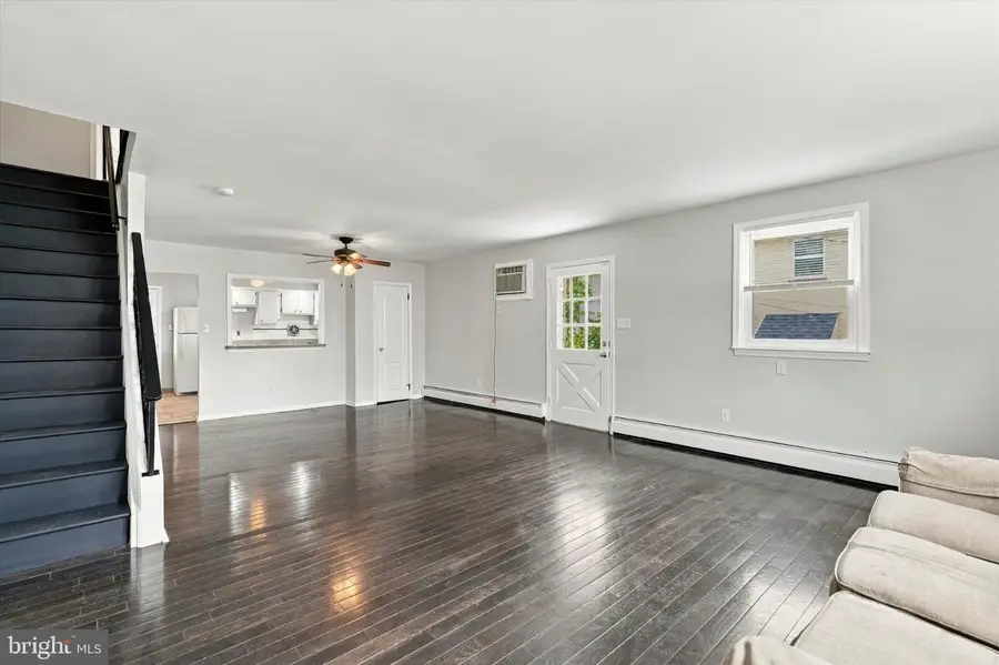 604 Gary Ln, Norristown, PA 19401 - #2