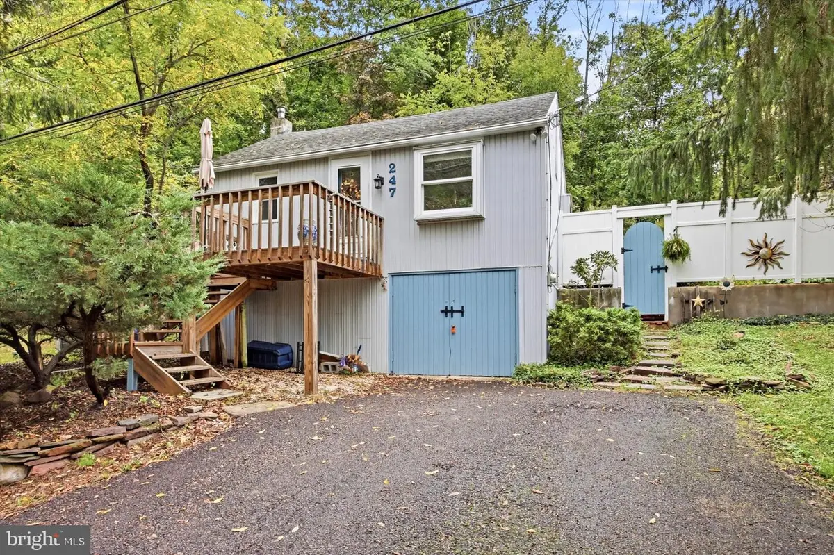 247 Pinetown Rd, Norristown, PA 19403 - #1