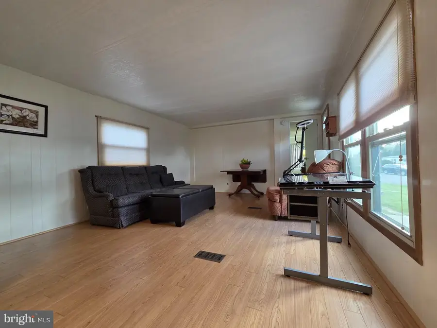 157 Hillside Ct, North Wales, PA 19454 - #2