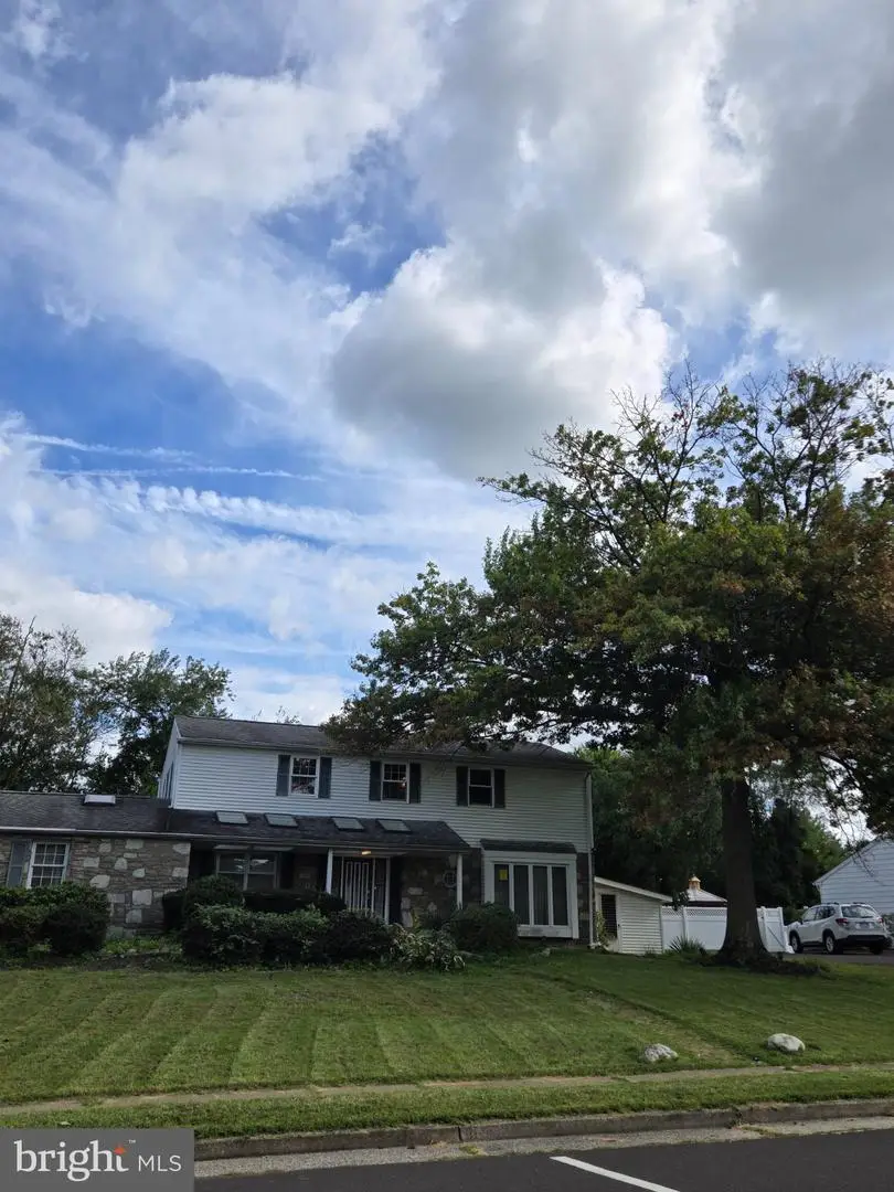 3549 Meadowlark Dr, Huntingdon Valley, PA 19006 - #2