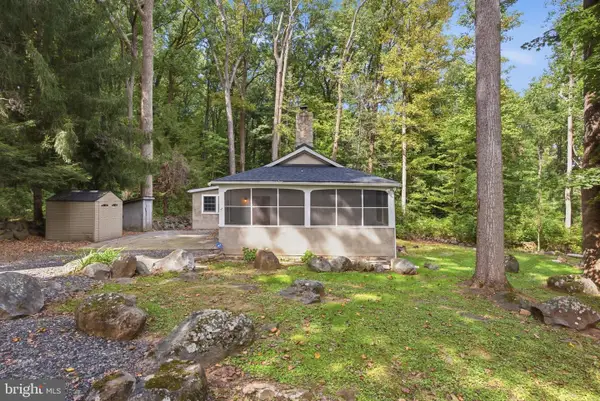 1819 Snyder Rd, GREEN LANE, PA 18054