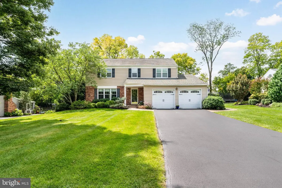 4 Woodstock Cir, Collegeville, PA 19426 - #1