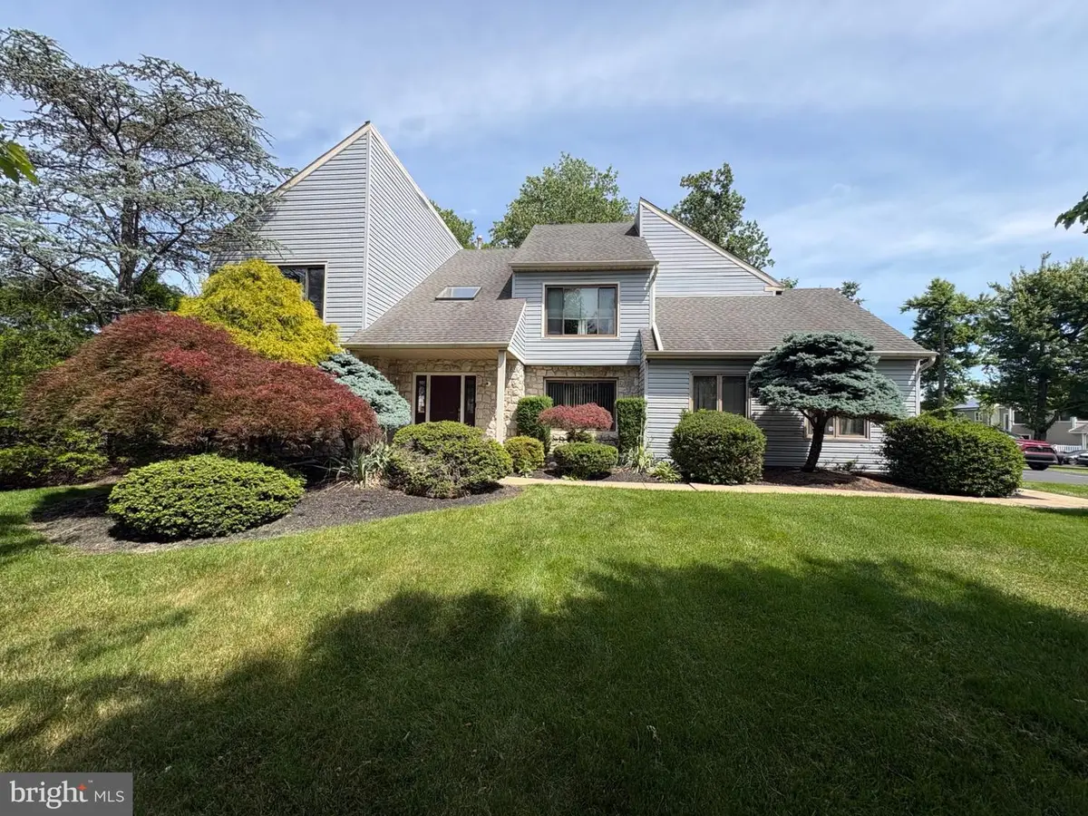 206 Steeplechase Dr, North Wales, PA 19454 - #1