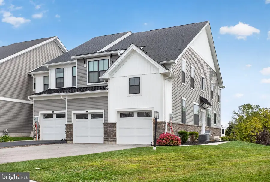 25 Tamarack Cir, Norristown, PA 19403 - #2