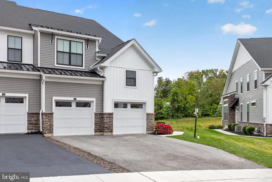25 Tamarack Cir, Norristown, PA 19403 - #3