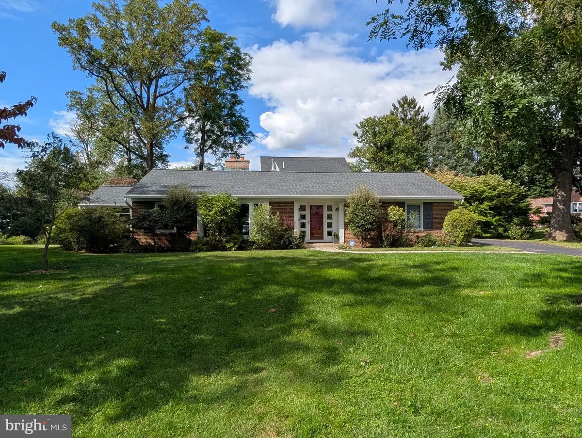 710 Sunset Rd, Glenside, PA 19038 - #1