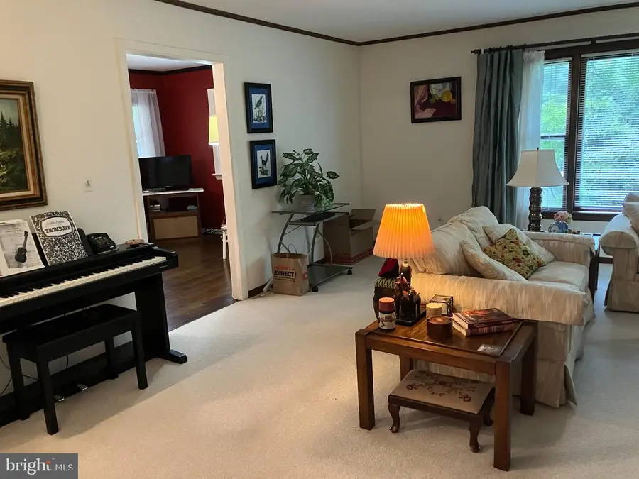 590 Newell Dr #, Huntingdon Valley, PA 19006 - #3