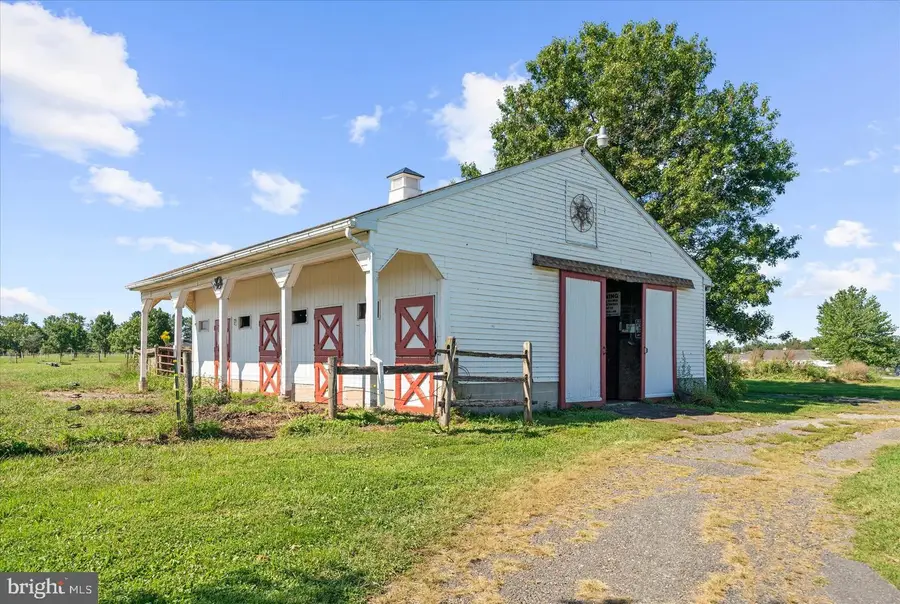 3149 Middle Creek Rd, Gilbertsville, PA 19525 - #3