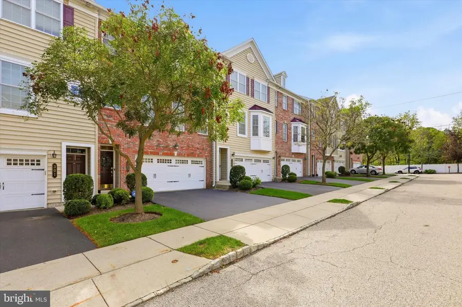 303 Ebony Ct, Ambler, PA 19002 - #2