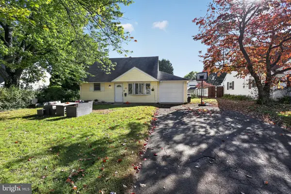 15 Drexel Rd #, HATBORO, PA 19040