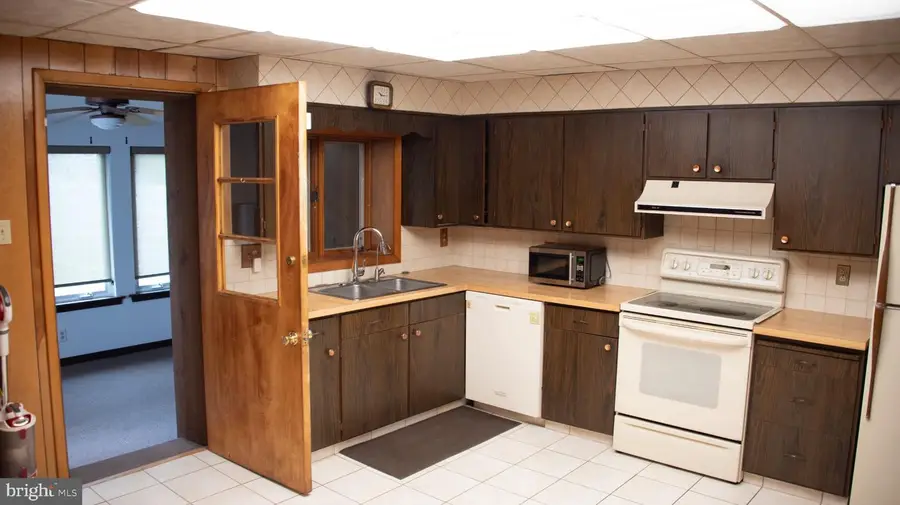 142 Main St, East Greenville, PA 18041 - #2