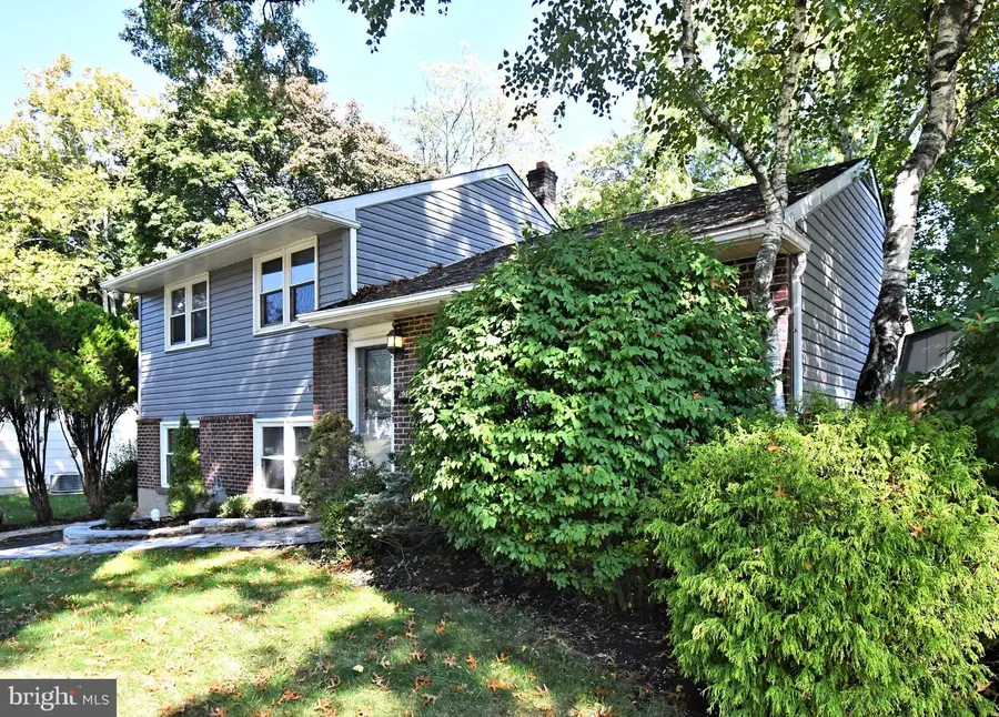 609 Mansfield Rd, Willow Grove, PA 19090 - #2