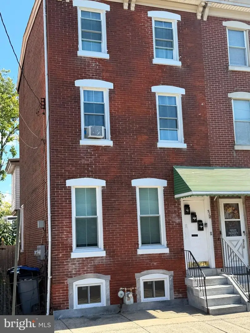 512 Chain St, Norristown, PA 19401 - #1