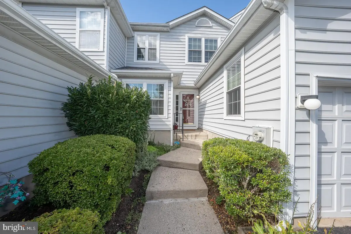 19 Victoria Cir, Collegeville, PA 19426 - #1
