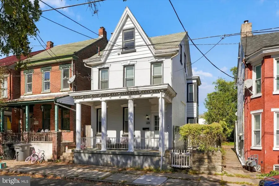 317 Walnut St, Pottstown, PA 19464 - #2