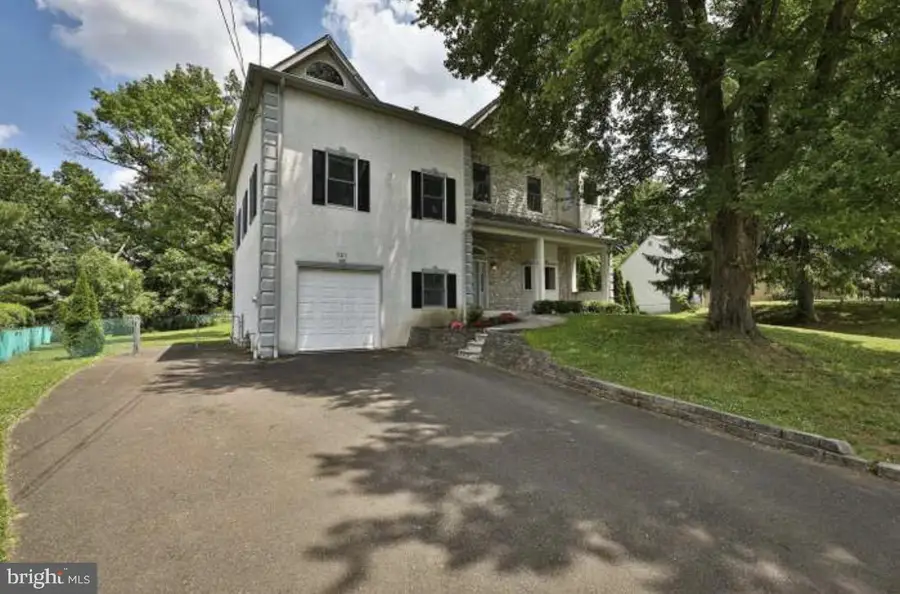 121 Brentwood Dr, Willow Grove, PA 19090 - #2