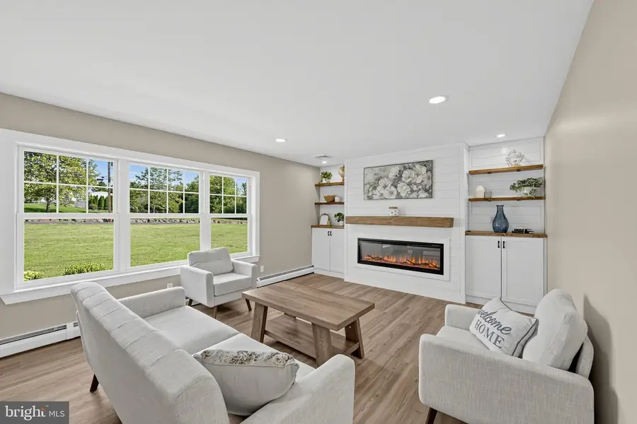 352 N Limerick Rd #, Schwenksville, PA 19473 - #2