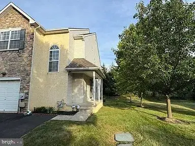 29 Prince Dr, Eagleville, PA 19403 - #2