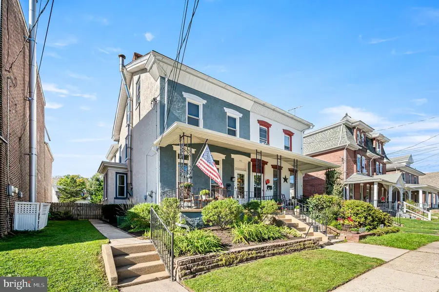 411 Walnut St, Royersford, PA 19468 - #3