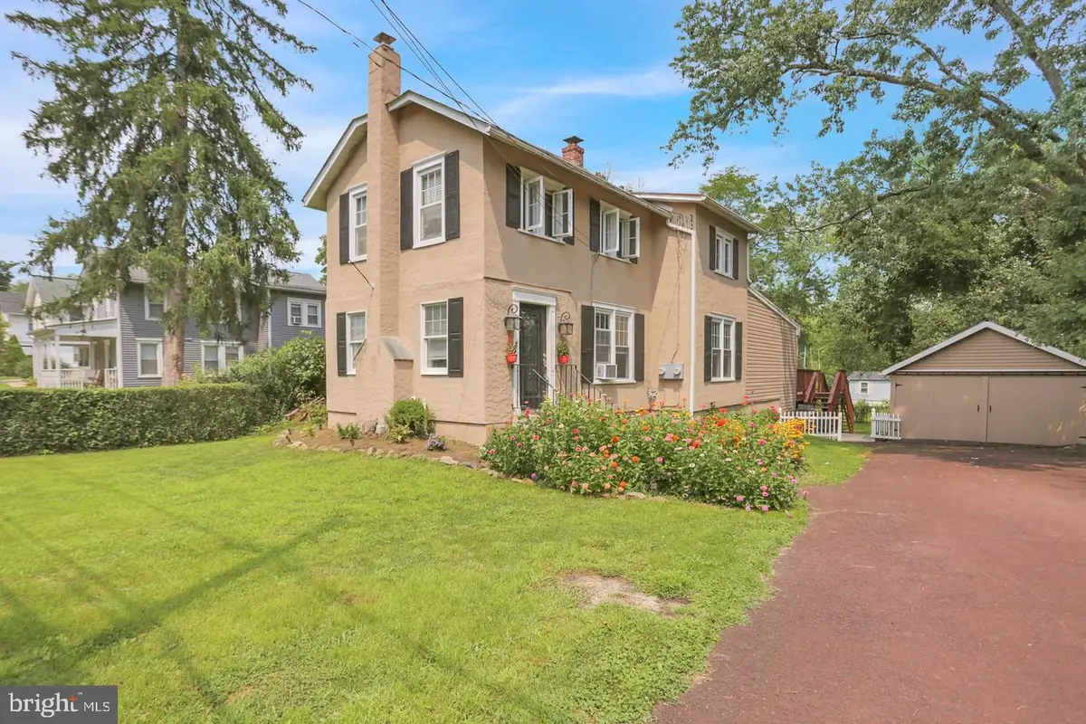 6 Perkiomen Ave, Schwenksville, PA 19473 - #1