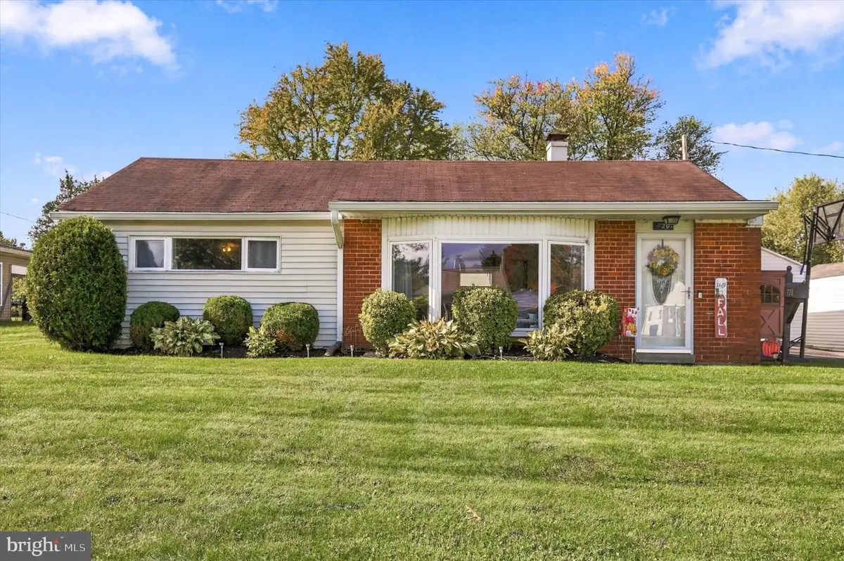 720 Renel Rd, Plymouth Meeting, PA 19462 - #1