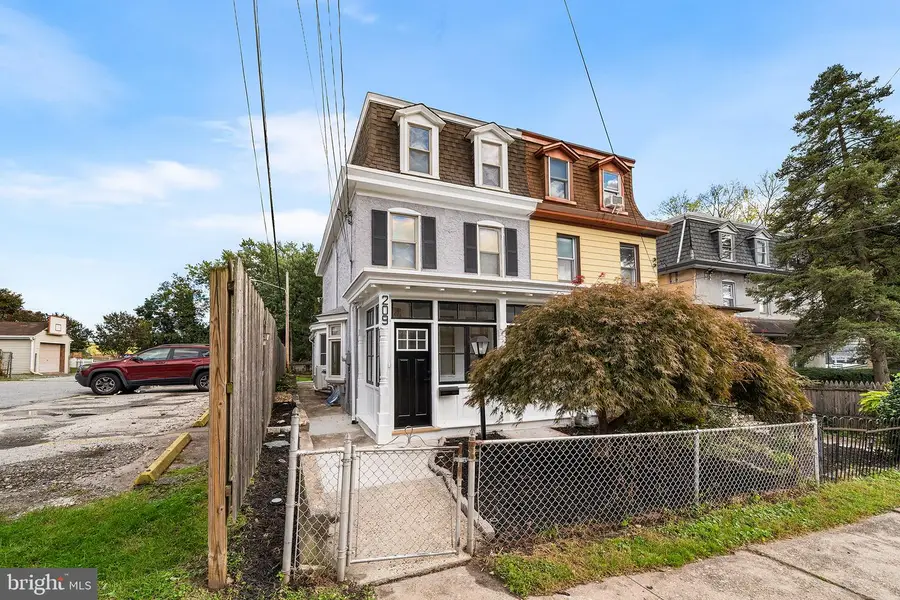 209 Harry St, Conshohocken, PA 19428 - #3