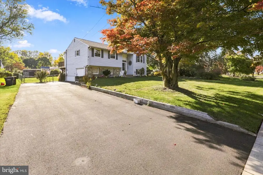 517 Serrill Dr, Hatboro, PA 19040 - #3