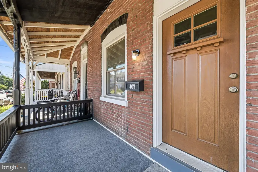 407 Walnut St, Royersford, PA 19468 - #2