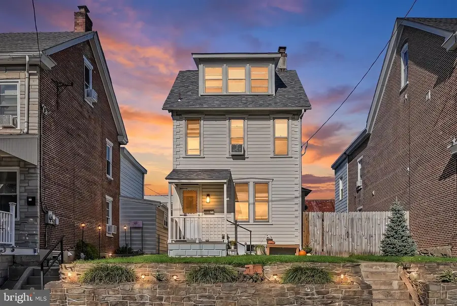 39 E 4th St, Pottstown, PA 19464 - #2