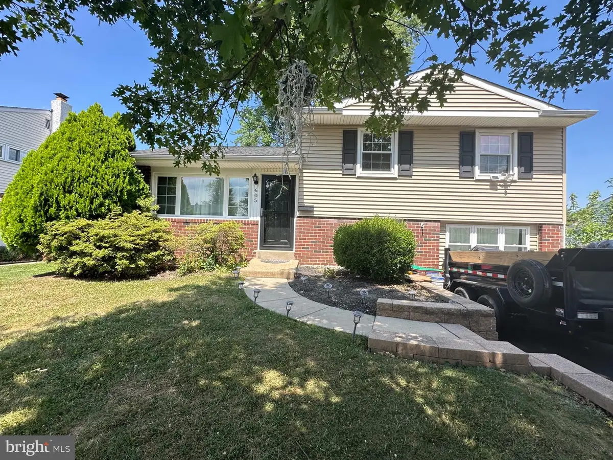 605 Exton Rd, Hatboro, PA 19040 - #1