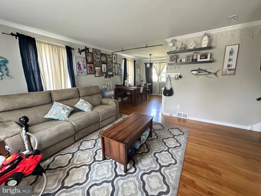 605 Exton Rd, Hatboro, PA 19040 - #2
