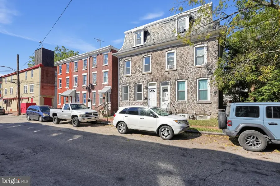 625 Chain St, Norristown, PA 19401 - #2