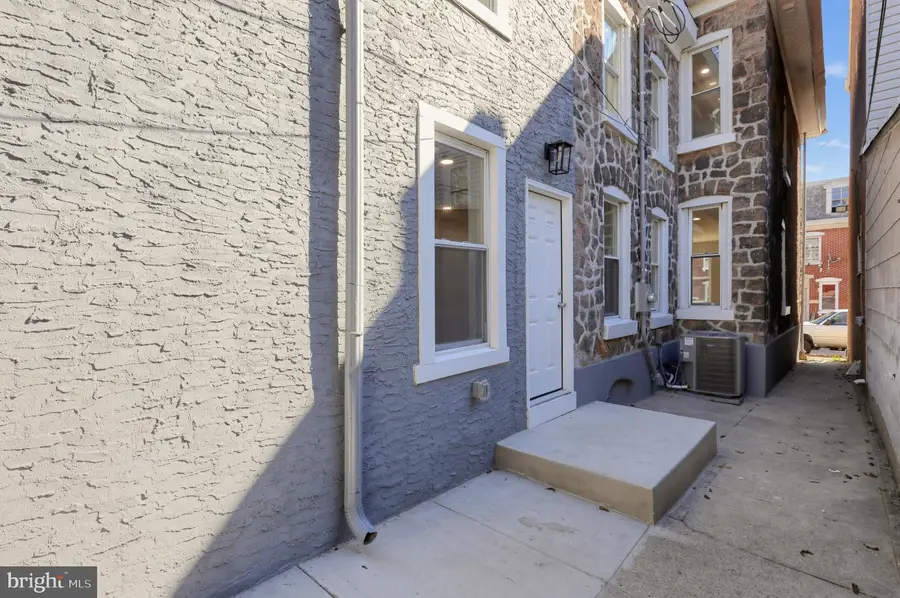 625 Chain St, Norristown, PA 19401 - #3