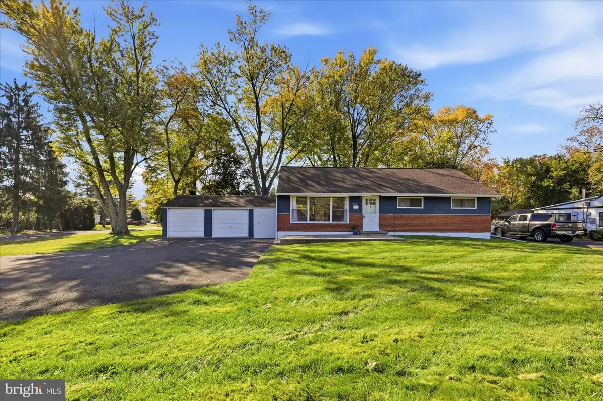 601 W County Line Rd, Hatboro, PA 19040 - #1