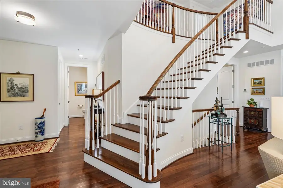 6060 Creekside Dr, Flourtown, PA 19031 - #2