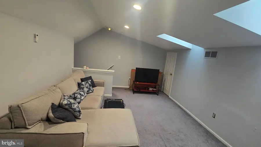 5 Applewood Ct, Horsham, PA 19044 - #2