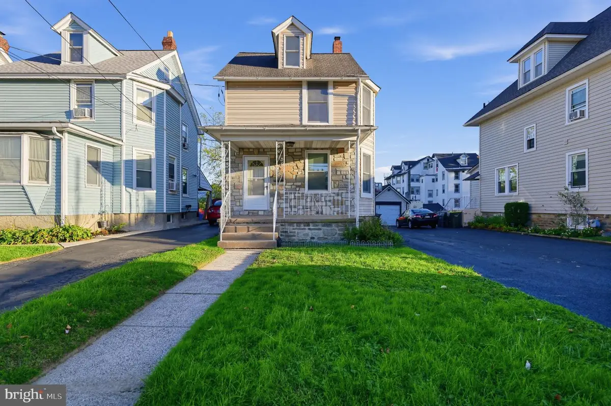 18 Center Ave, Willow Grove, PA 19090 - #1
