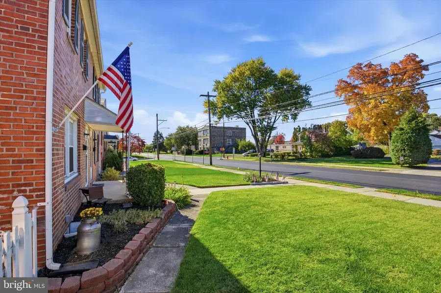 712 Buttonwood St, Norristown, PA 19401 - #3