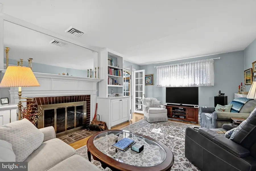 910 Greenwood Ave, Jenkintown, PA 19046 - #3