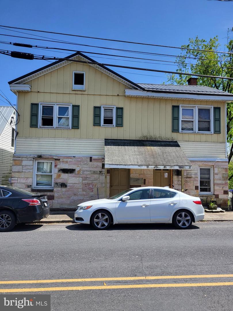 805 Front St, NEWTON HAMILTON, PA 17075 ERA