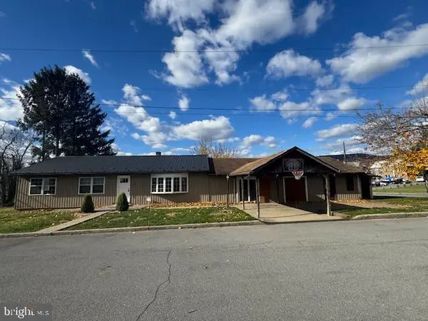 300 Locust St, BURNHAM, PA 17009