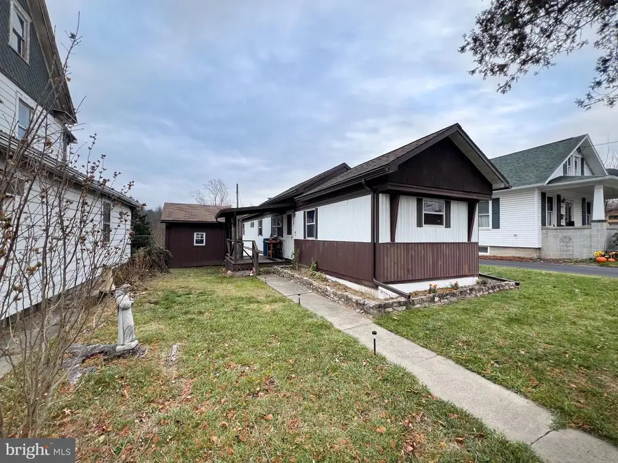 525 Highland Ave, Lewistown, PA 17044 - Image #2