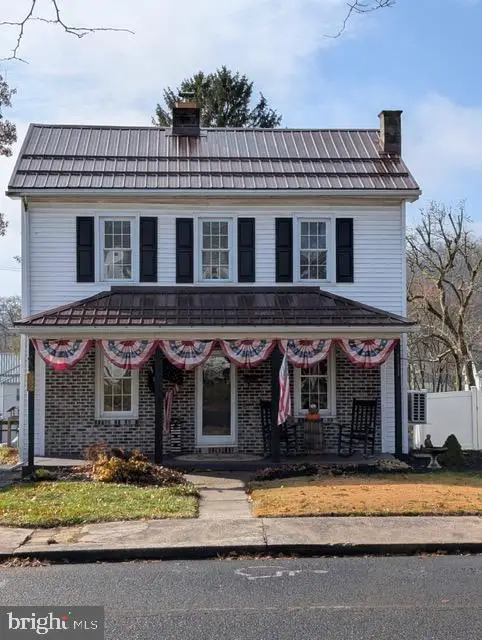 420 Locust St, BURNHAM, PA 17009